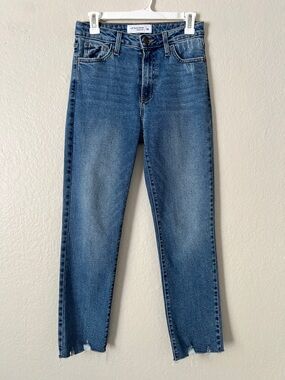 Like New! Just Black Denim Raw hem Jeans in Size 26